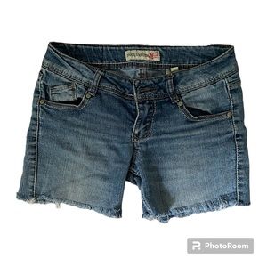 Cutoff denim shorts